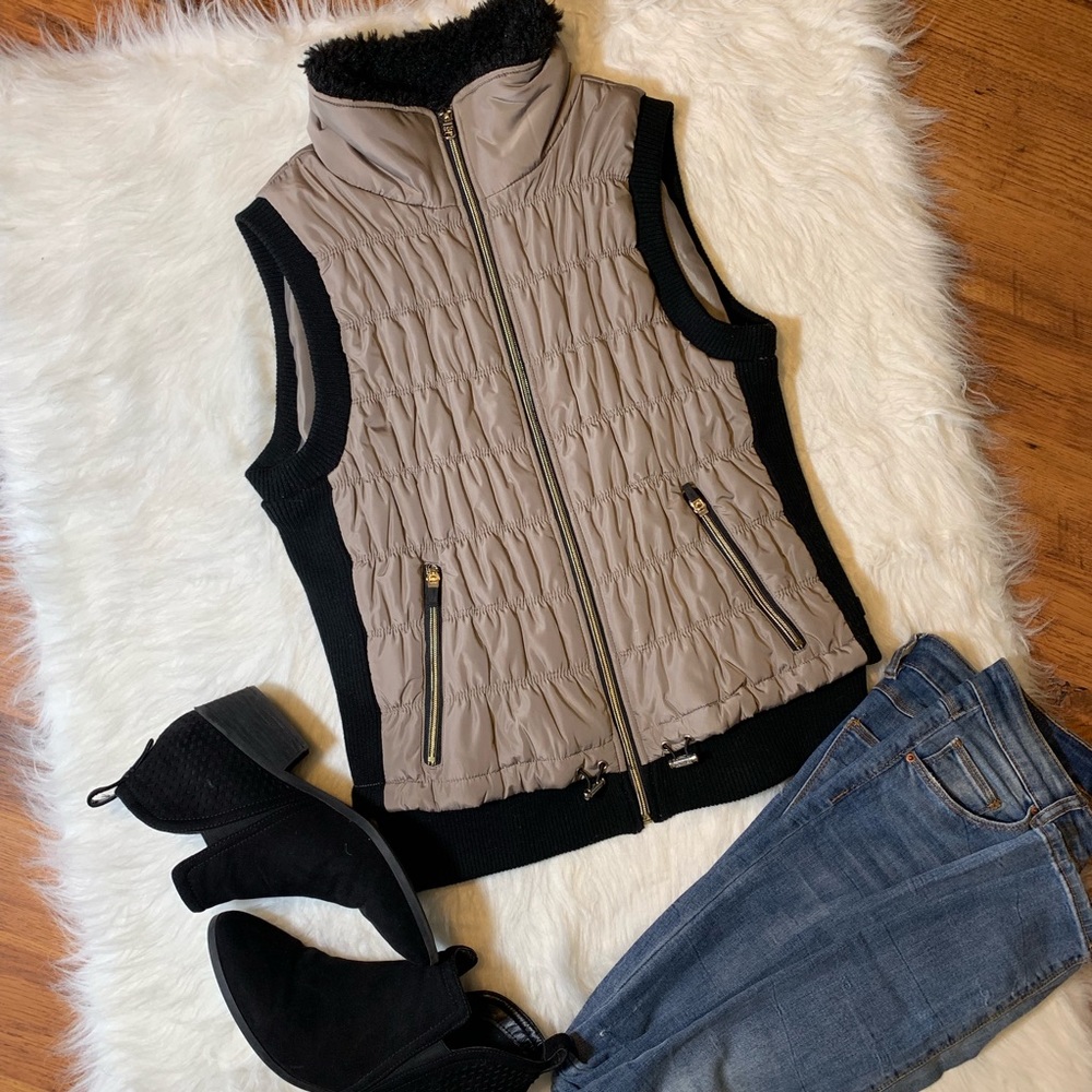 🔥SOLD🔥 Calvin Klein Performance Vest! Size Medium - Picture 2 of 8